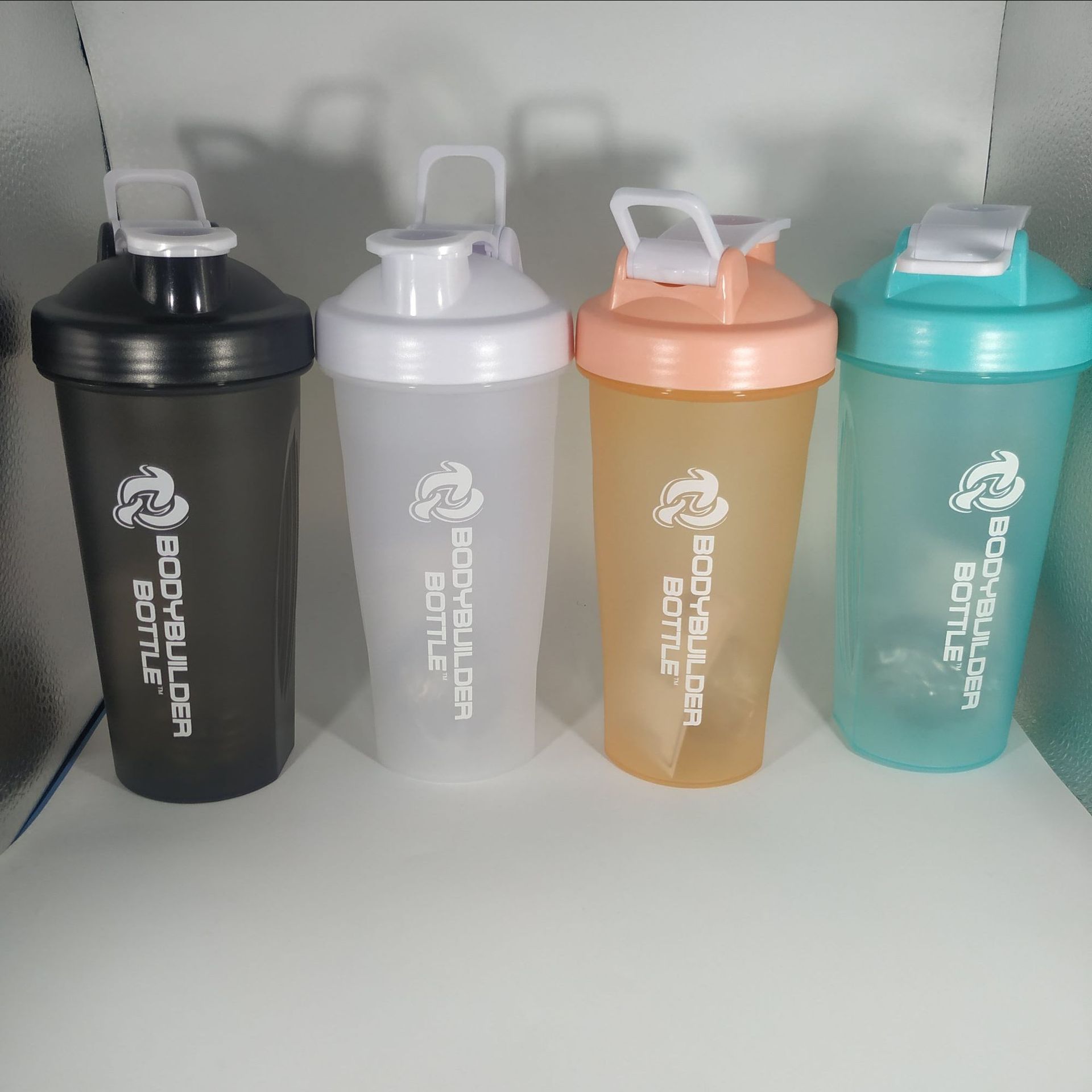 Bình Nước Thể Thao Tập Gym BODY BUILDER 600ML