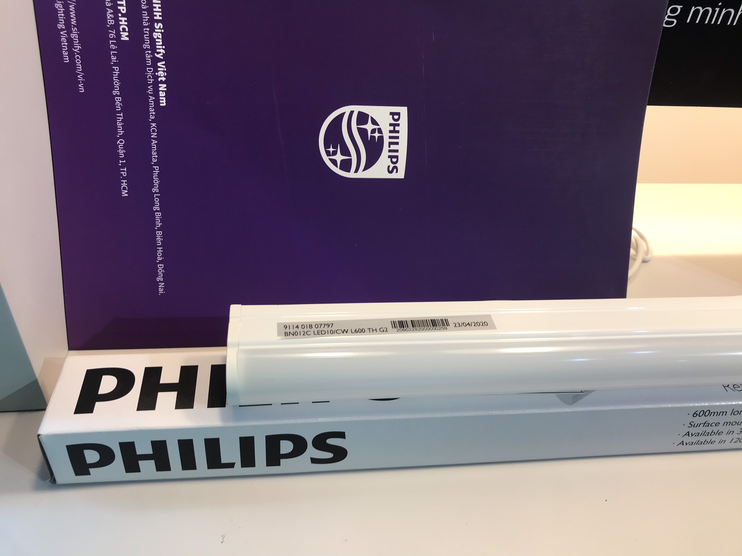 [HCM]Bộ máng đèn PHILIPS 0m6 LED T8 BN012C 10W - ( tiết kiệm hơn  sáng lâu hơn )