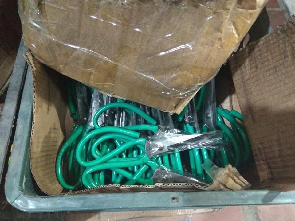 10 chiếc kéo P02 sắc bén