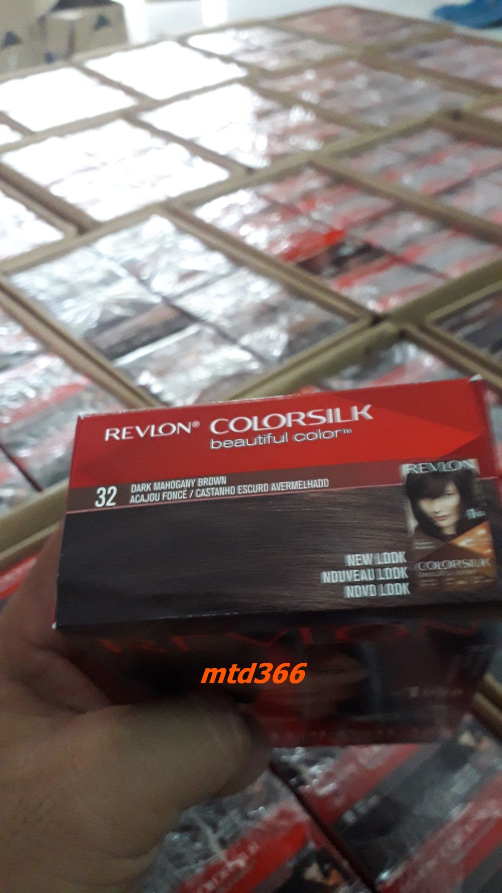 Thuốc Nhuộm Tóc Số 32 Nâu Gỗ Sậm Revlon Colorsilk