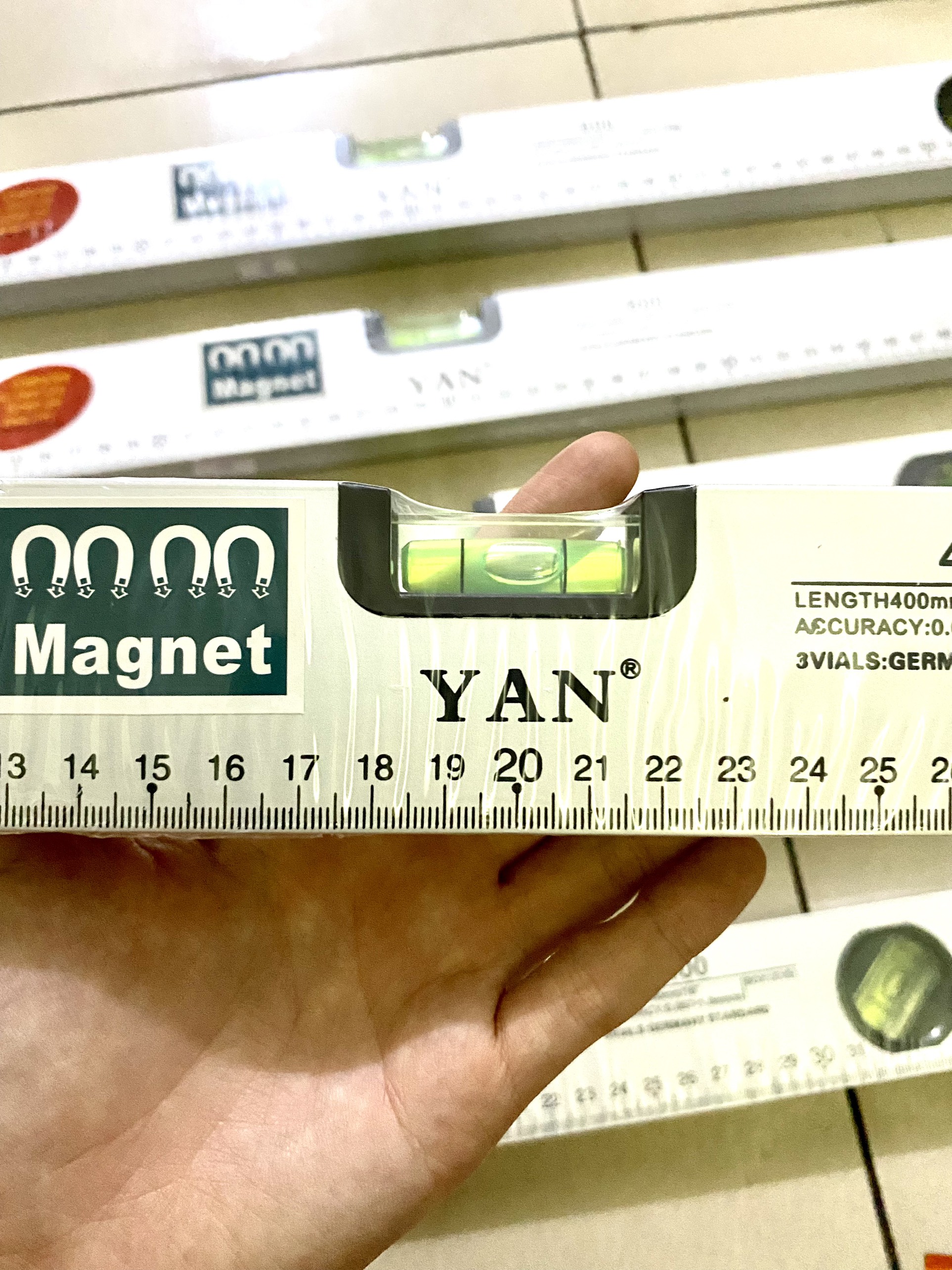 Thước thủy có nam châm hít Yan 40 50 60cm