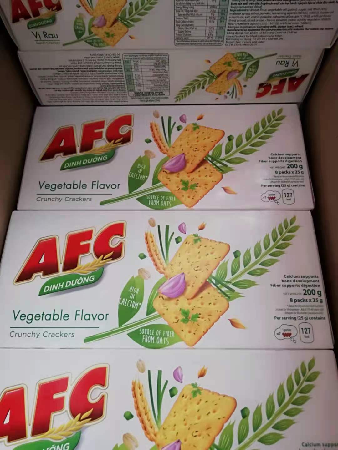 hộp Bánh cracker AFC kinh đô - bánh quy giòn AFC vị rau, vị lúa mì - hộp 8 gói 25g