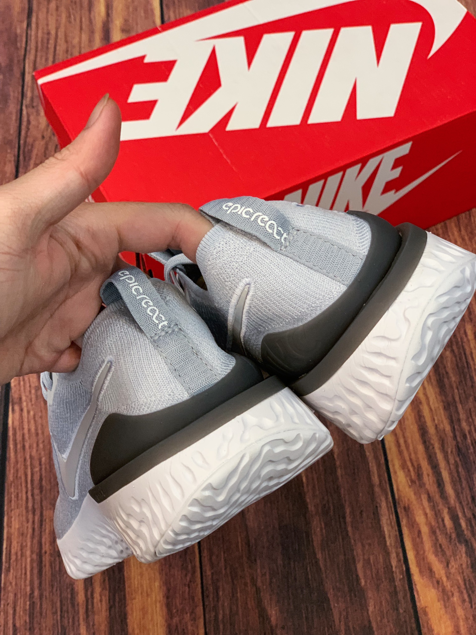 Giày Epic react mới êm bền nhẹ thoáng thể thao (Xám)