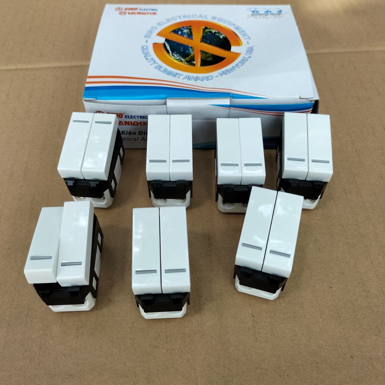 Hạt công tắc kép một chiều S18CC