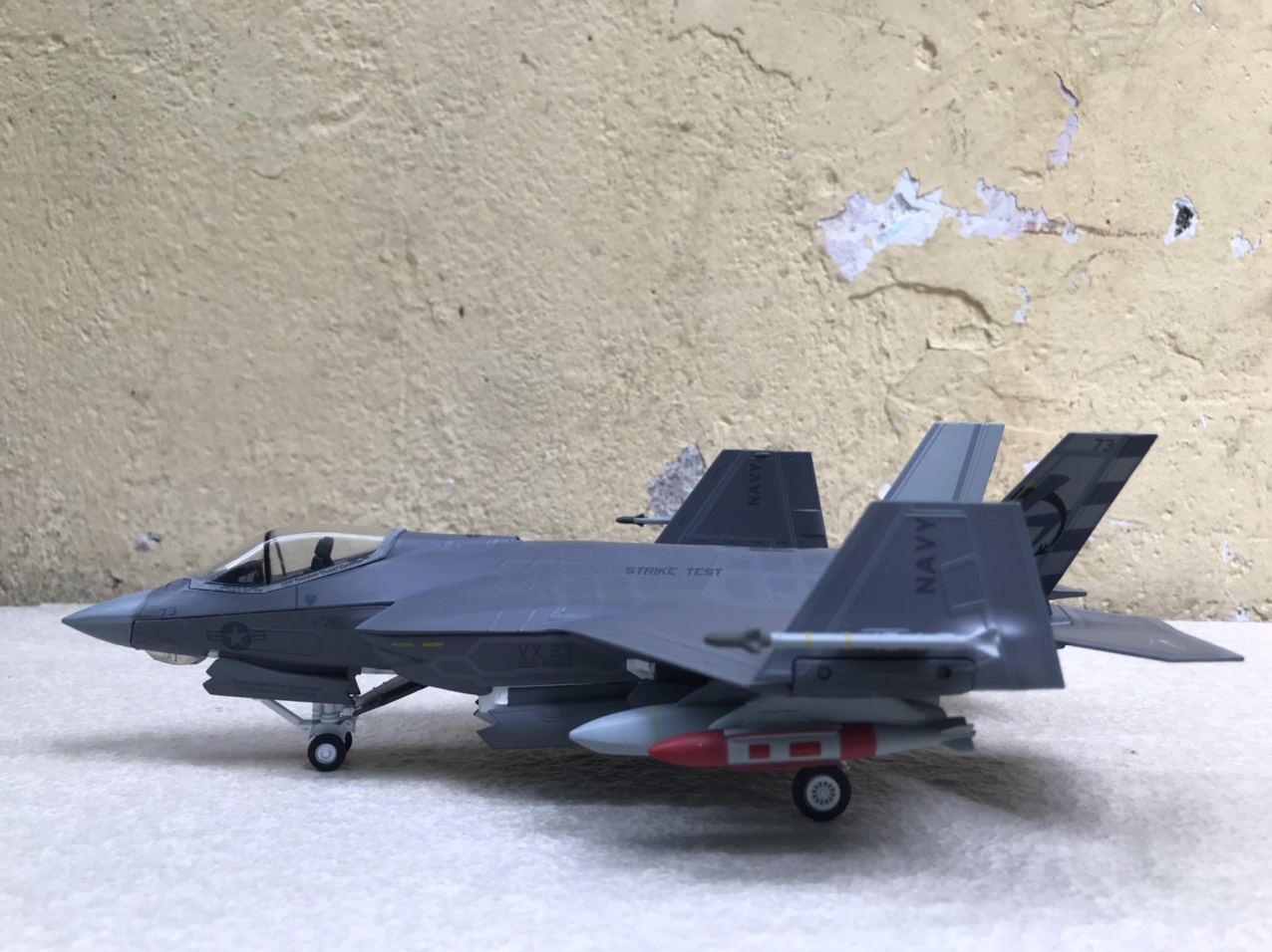 [HCM]Mô hình Máy bay F- 35C Lightning II 1:72
