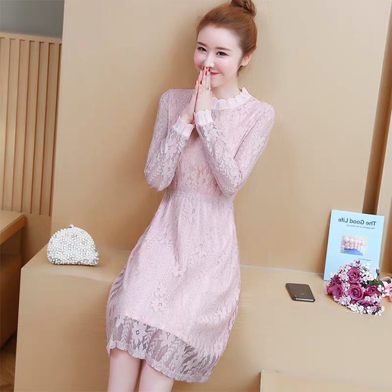 Váy ren cổ cánh hoa