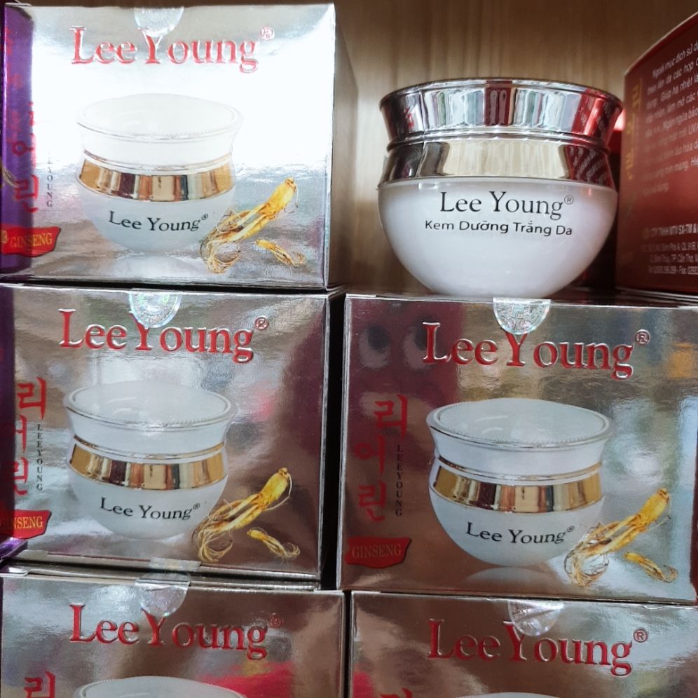 Kem lee young dưỡng trắng da 15gr