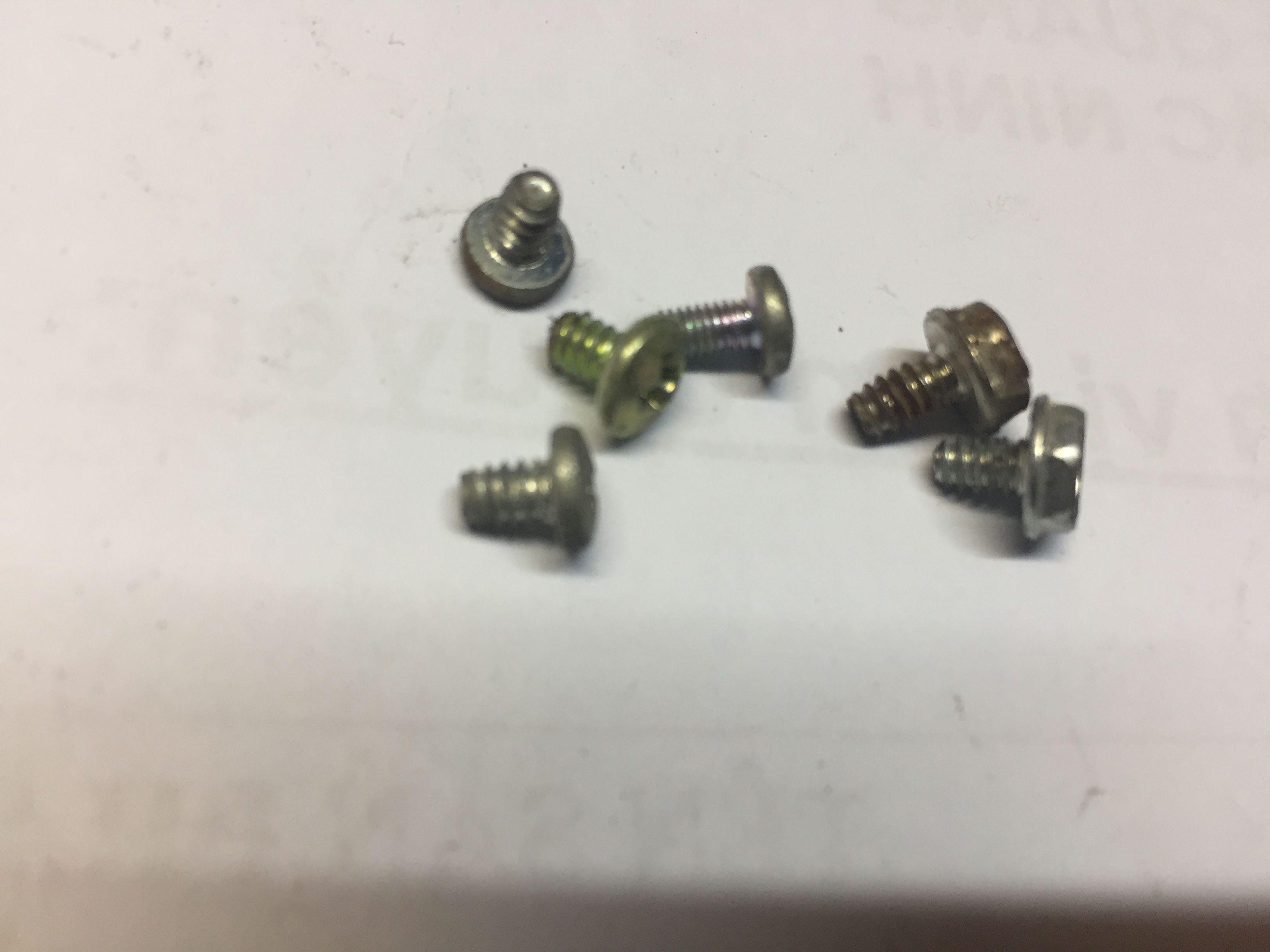 10 Ốc vít bắt ổ cứng và thùng case máy tính