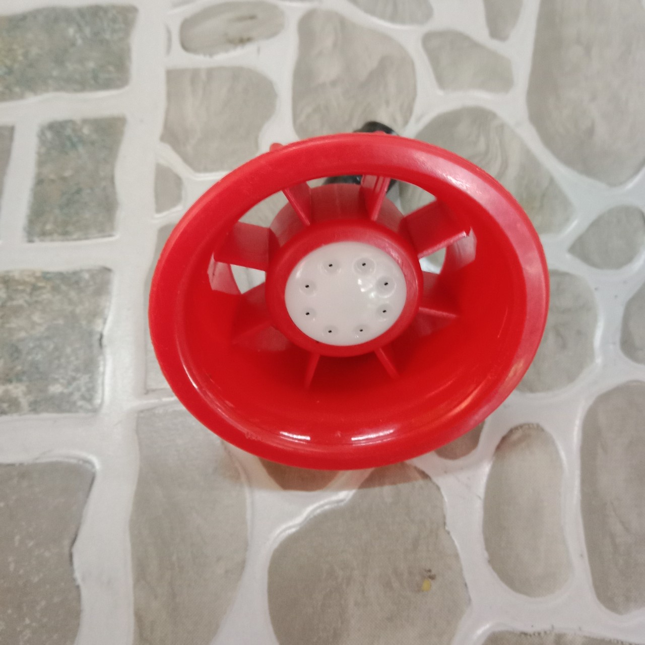 (LKB) Pep loa 8 lỗ nhựa bình điện