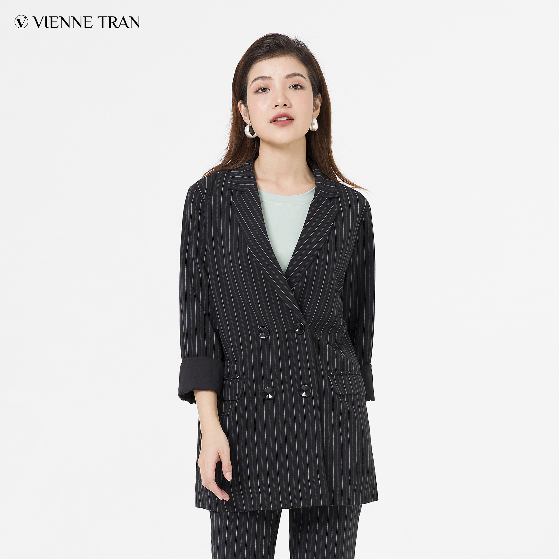 Áo khoác vest vientran dáng lỡ kẻ v65b20t008