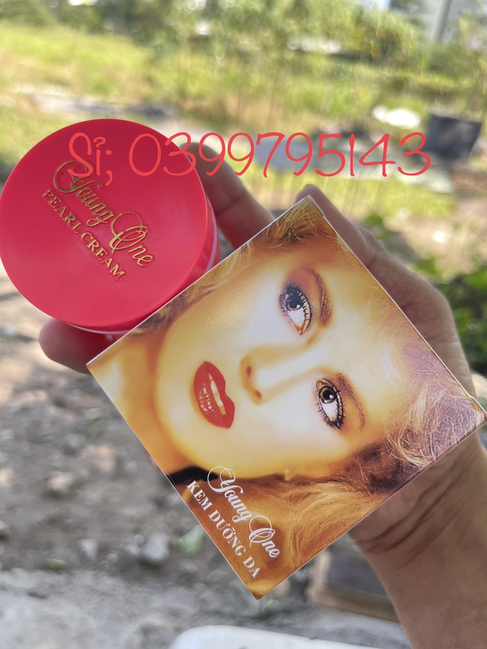 Kem Dưỡng Trắng Da Cô Gái Tóc Xù 20g ( Hà Anh )
