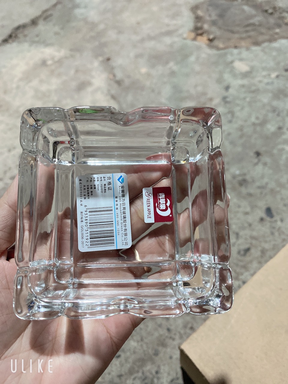 Gạt tàn thuốc bằng thủy tinh