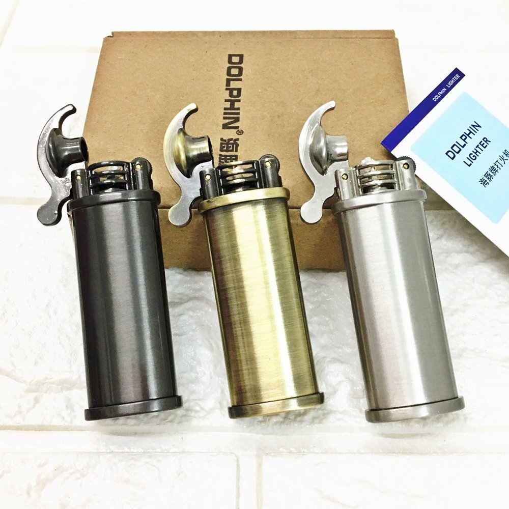 BẬT LỬA XĂNG ĐÁ CỔ DOLPHIN 700 (KIM LOẠI) - (XÀI XĂNG)