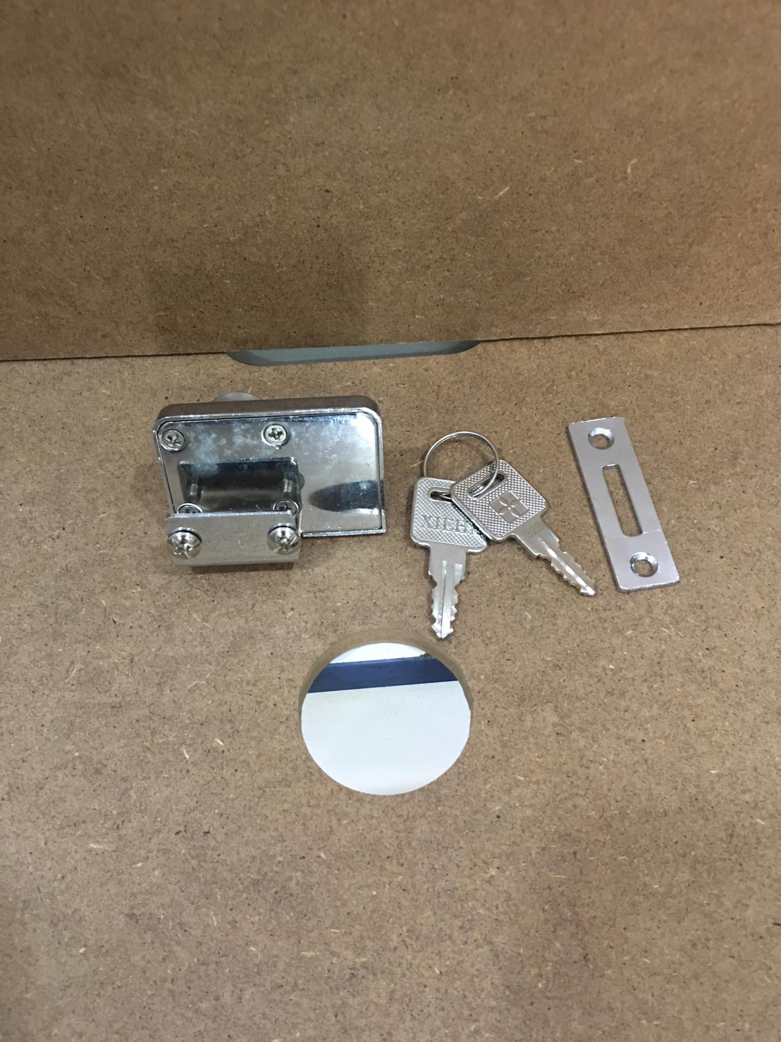 Khóa tủ kính 2 cánh Xiehe