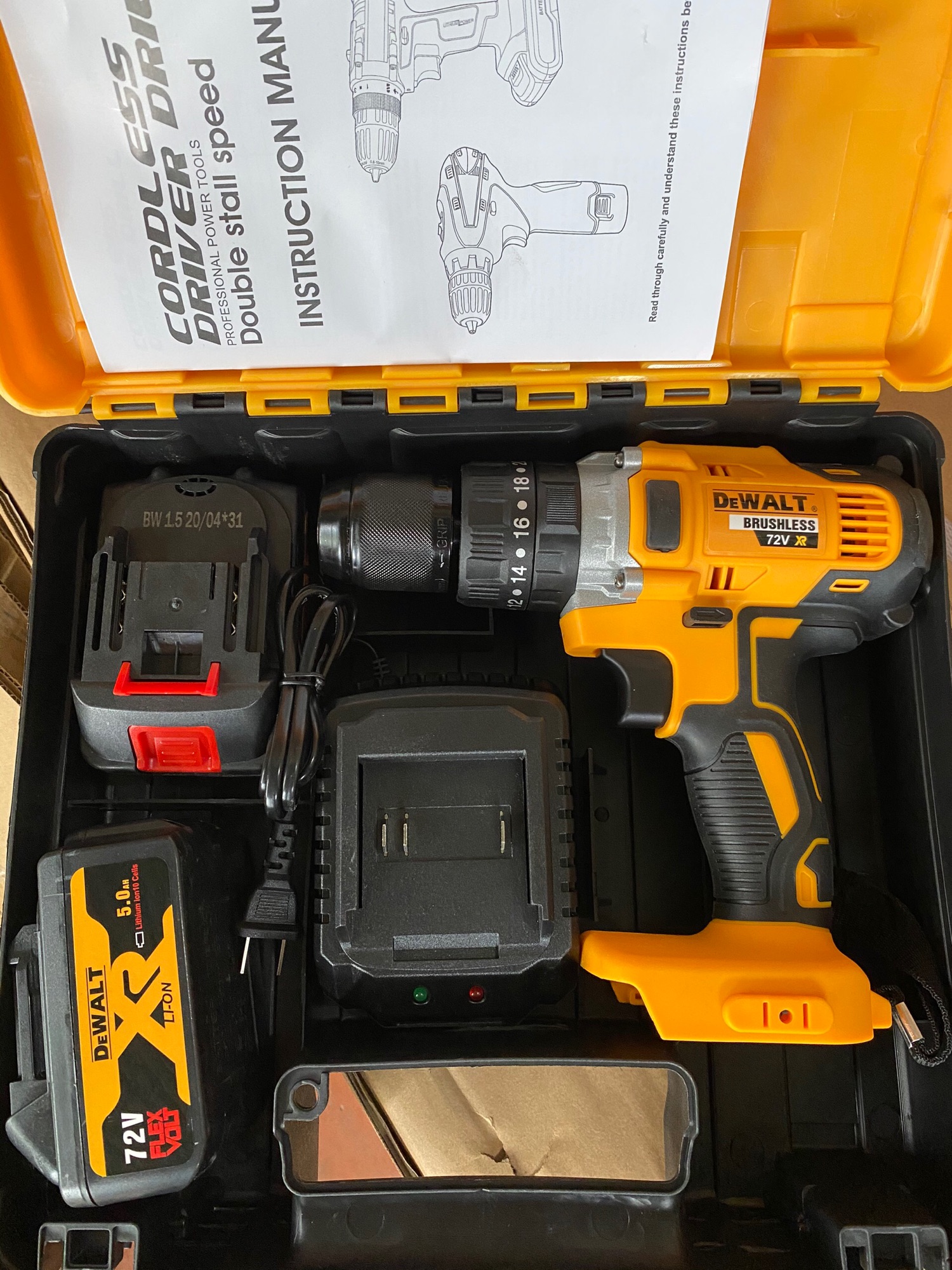 Máy khoan pin DEWALT 72V PIN 10 cells