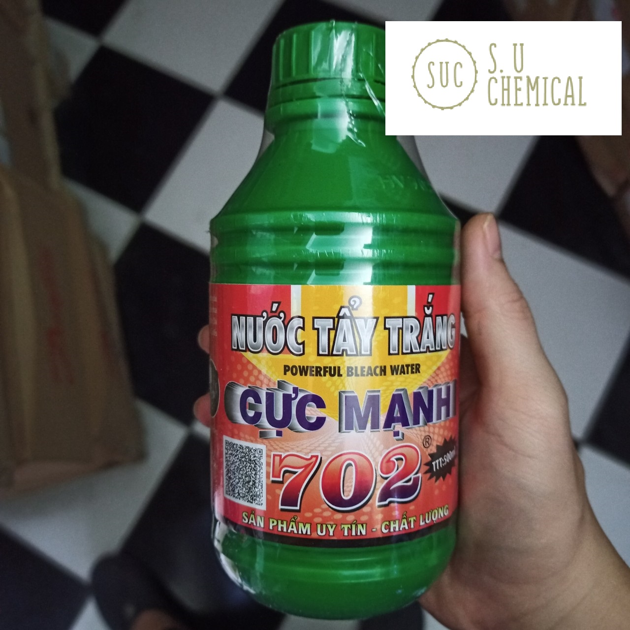 Nước tẩy trắng 702 cực mạnh siêu sạch 570ml