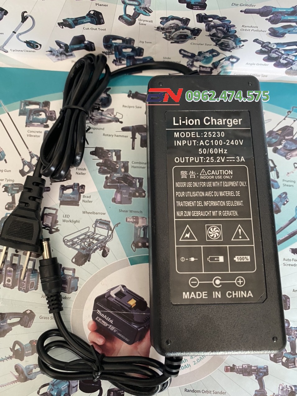 Sạc pin li-ion 6s 25.2v 3a, có quạt tản nhiệt và đèn báo đầy pin.