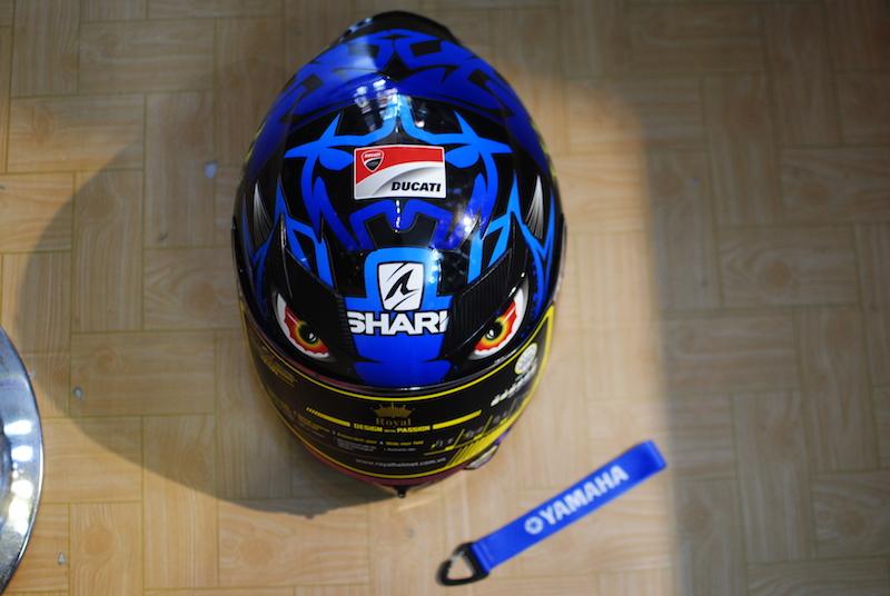 Mũ royalm138b lên tem shark xanh gp