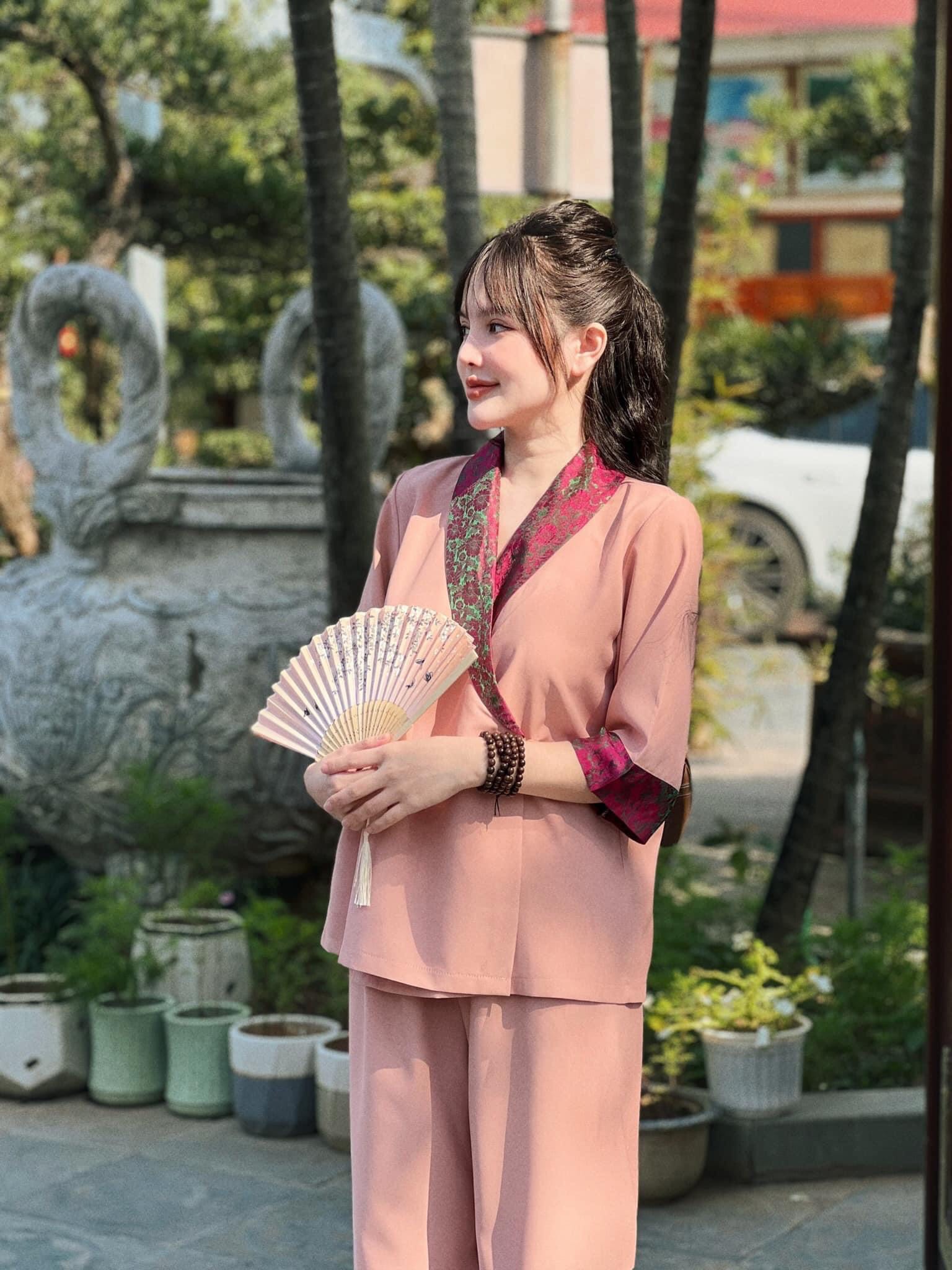 Bộ đồ lam đi chùa mẫu lụa vạt chéo phối gấm, pháp phục đi chùa tay lỡ chất lụa gấm cao cấp