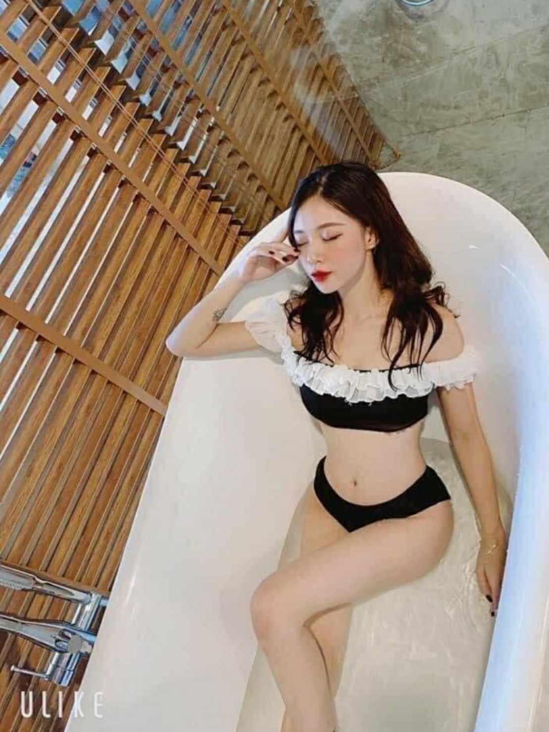 [HCM]Bikini 2 mảnh phối lưới trắng trễ vai (màu đen) EVA 2MCC