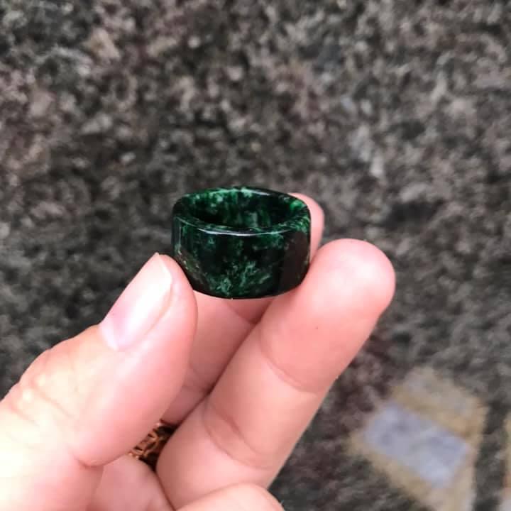 NHẪN CÀN LONG NGỌC SƠN THỦY THIÊN NHIÊN