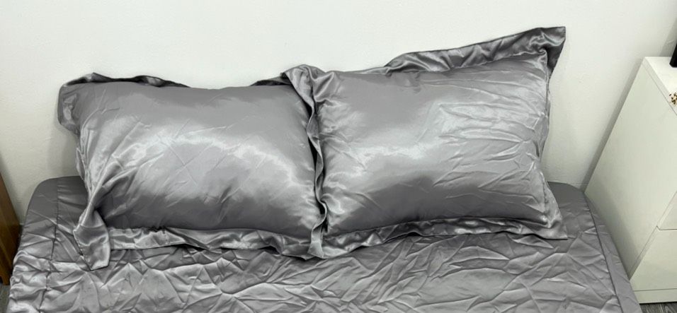 BỘ DRAP GIƯỜNG PHI LỤA CAO CẤP - SET GRA + 2 VỎ GỐI NẰM + 1 VỎ ÔM - 4 MÓN