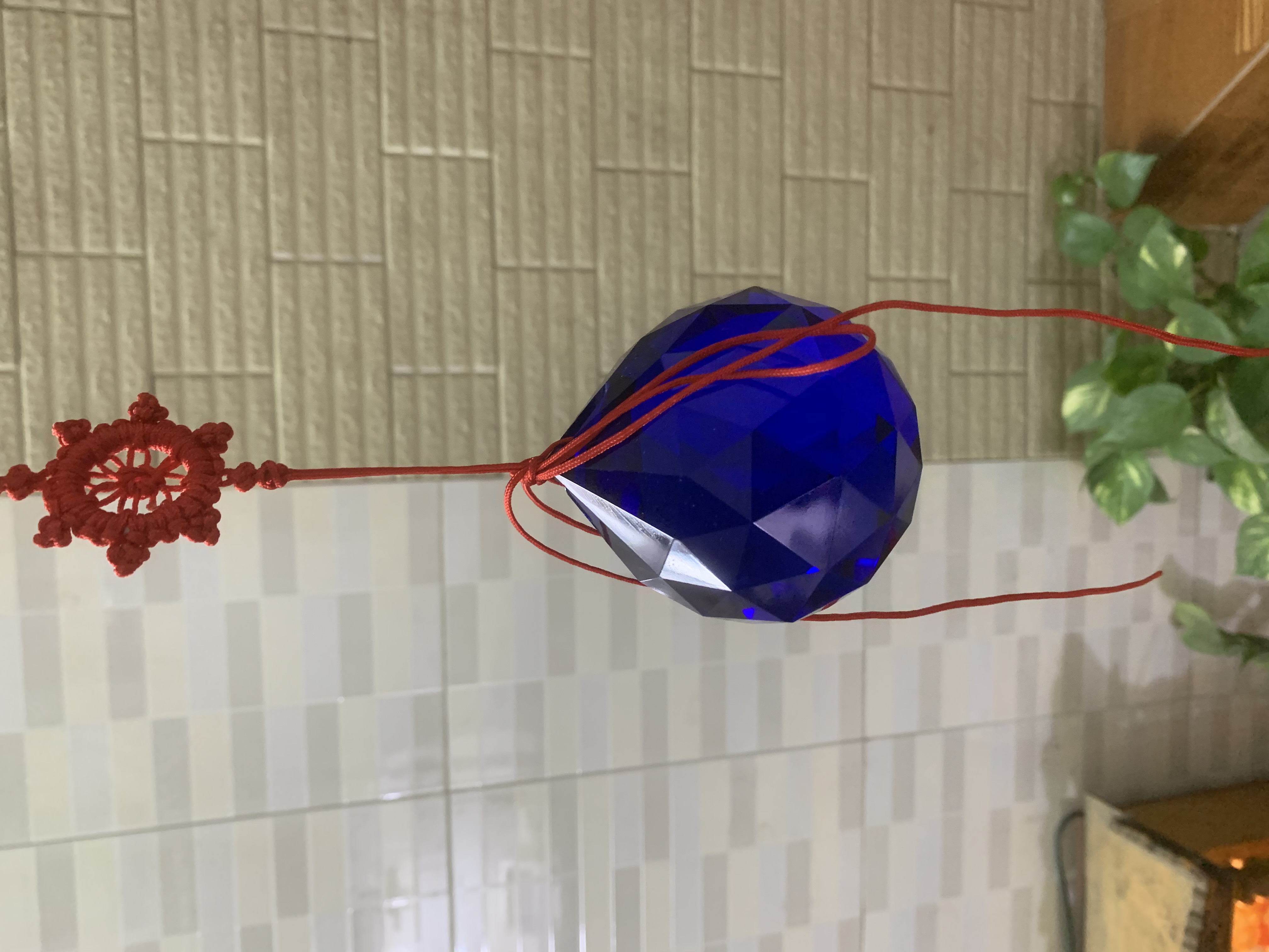 Quả Cầu Treo Thuỷ Tinh Phong Thuỷ Vát Cạnh Size 6cm