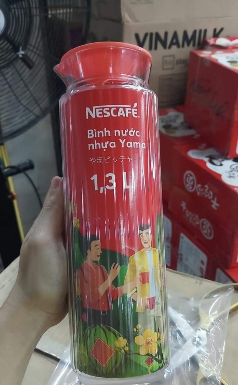 (HCM) Bình nước nhựa Yama 1.3L  (84 x 77 x 253mm)  (K.mãi Nestle)