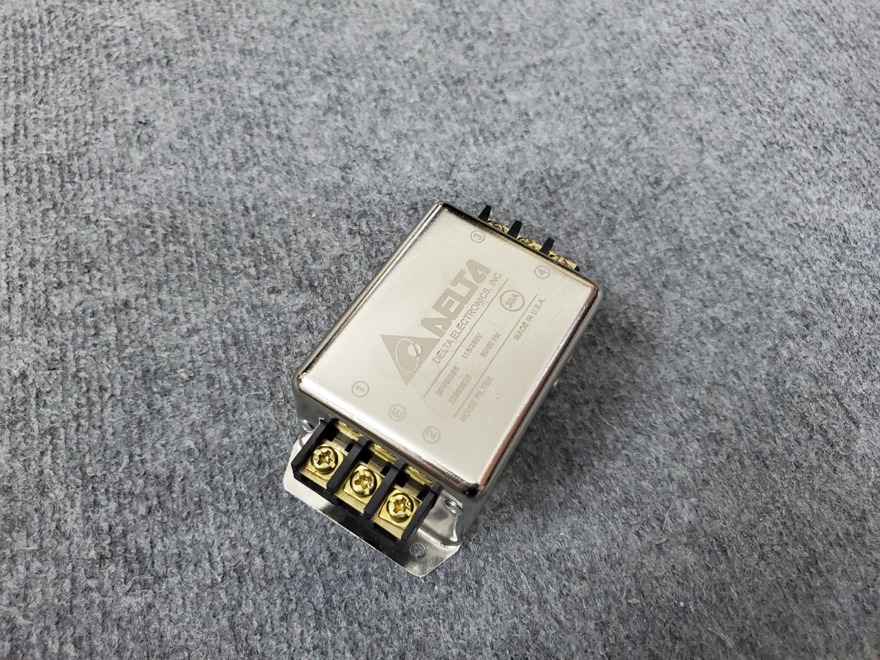 Lọc Sạch Nguồn Điện Delta 30A USA