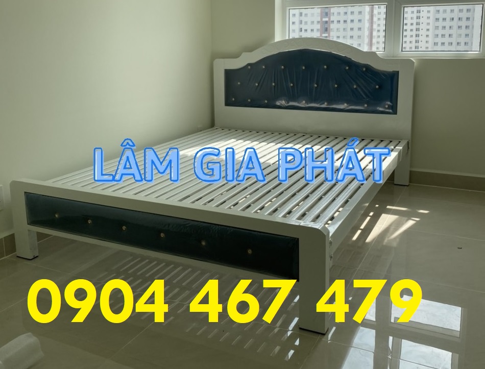 Giường sắt hộp giường đầu nệm sang trọng màu xanh dương chịu lực tốt