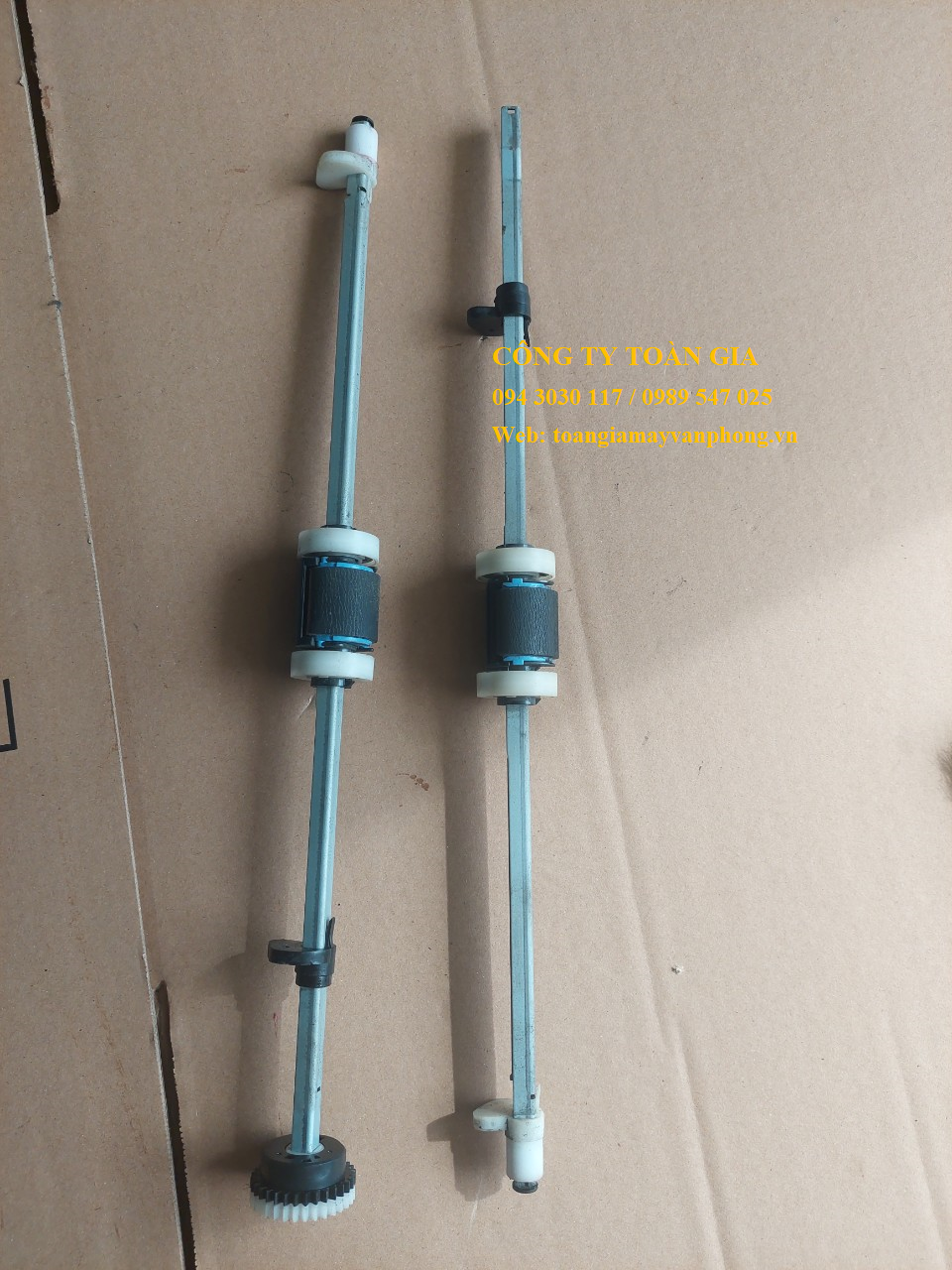 Trục cuốn giấy khay tay HP 5200 (bóc máy)