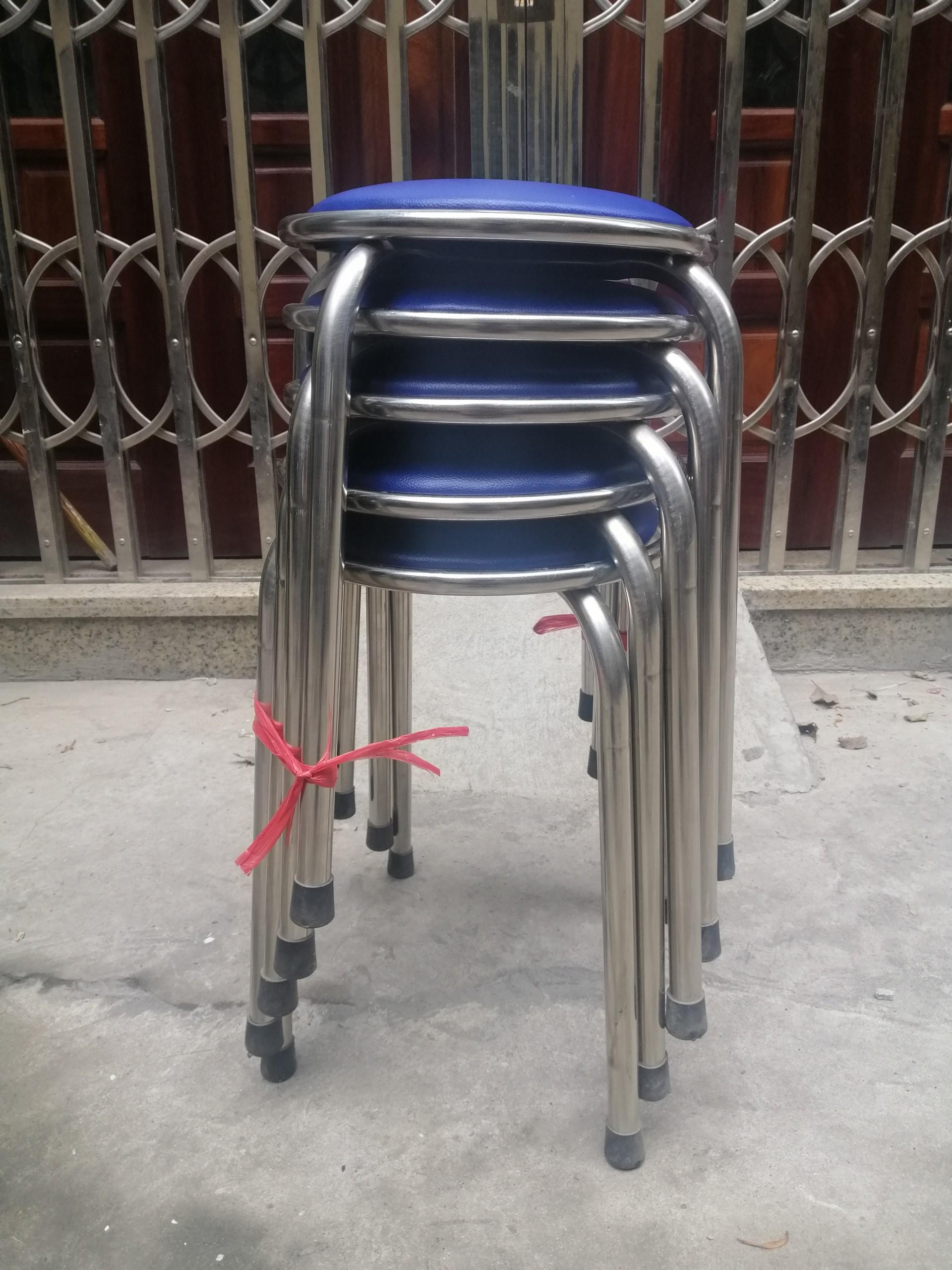 Bộ 6 ghế inox chân thẳng dầy dặn, chắc chắn