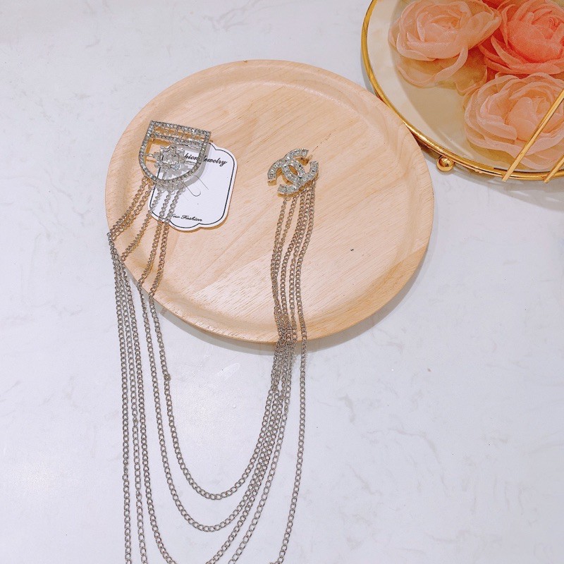 Cài Áo Nhiều Dây Xích