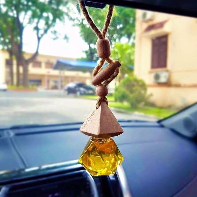 Tinh Dầu Treo Trên Xe Ô Tô