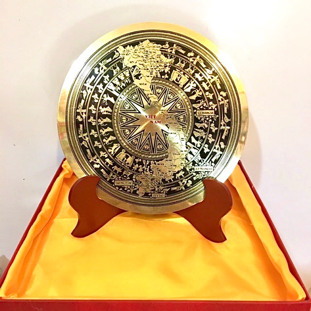 MẶT QUÀ  TẶNG KÍCH THƯỚC 20cm  chất liệu bằng đồng nguyên chất làm quà tặng sang trọng lịch sự