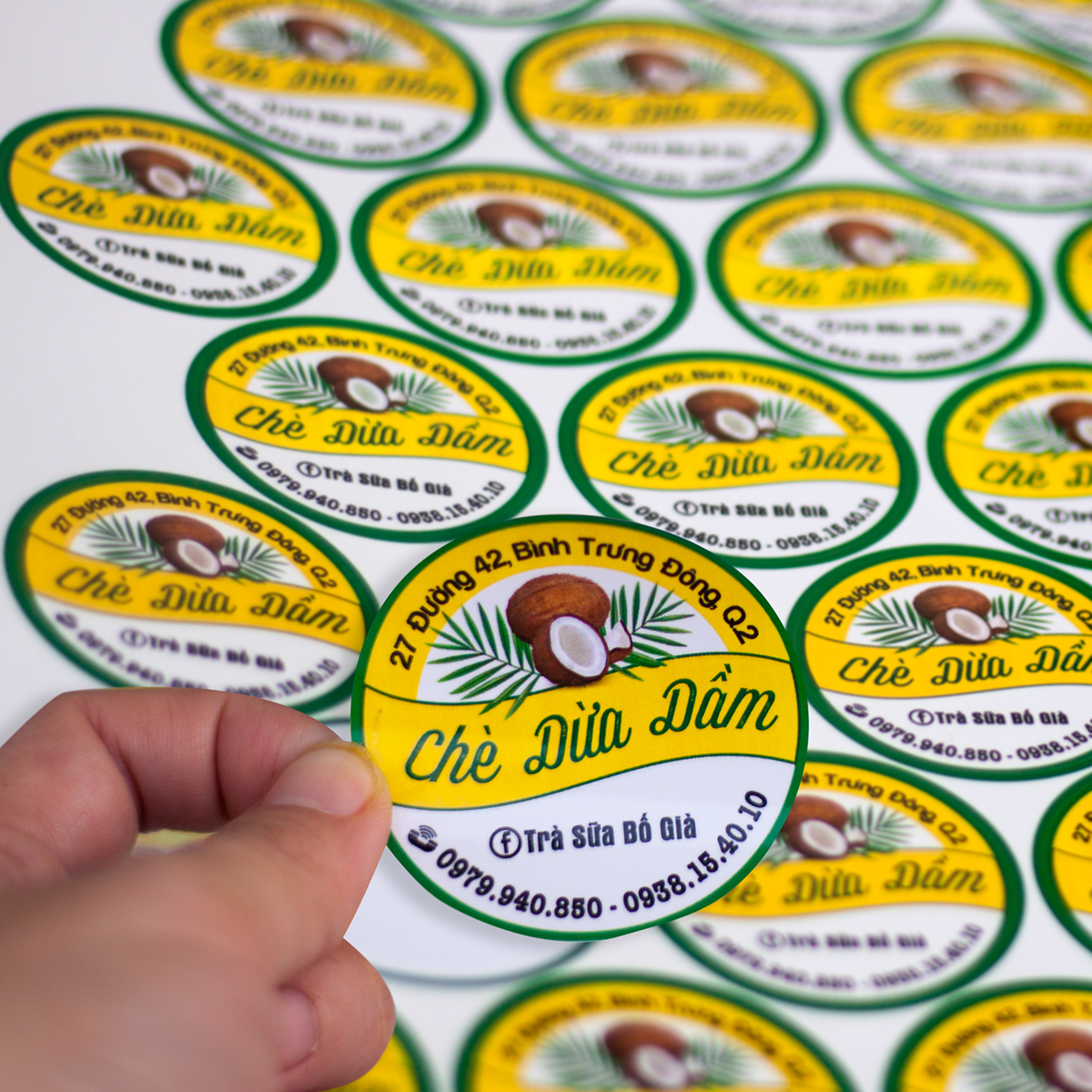 200 Tem nhãn, decal nhựa (5cmX5cm) chống thấm, miễn phí thiết kế
