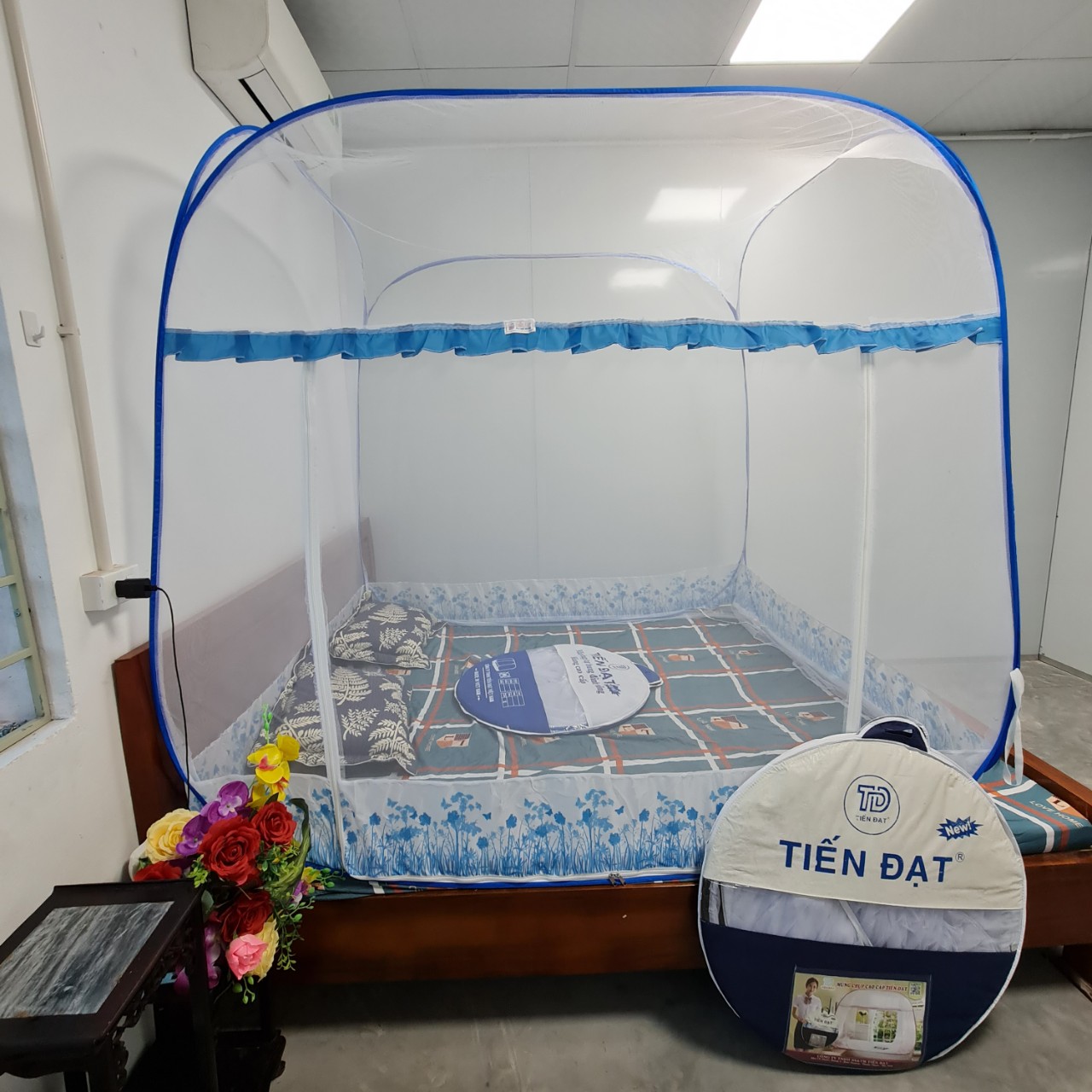 màn ngủ chống muỗi tiến đạt có chân viền