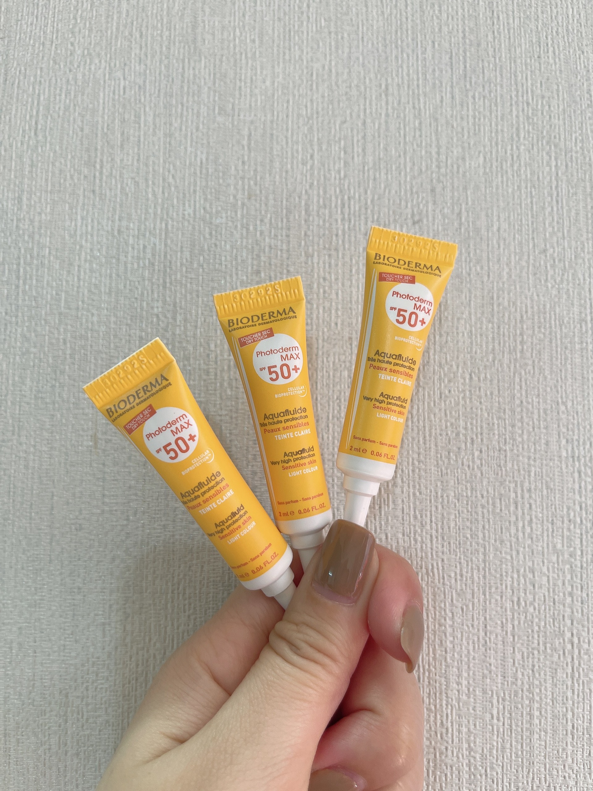 [Mini size 2ml] Bioderma - Kem Chống Nắng Giảm Bóng Nhờn (Có Màu) Photoderm MAX Aquafluide SPF 50+