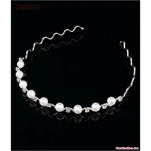 Bờm tóc tiểu thư xinh xắn