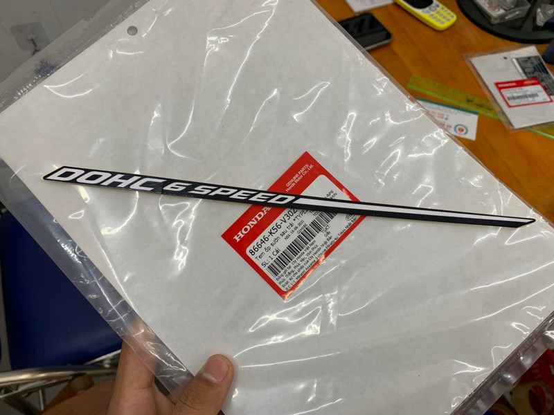 Tem sườn winner đen chử dohc 6 speed trái