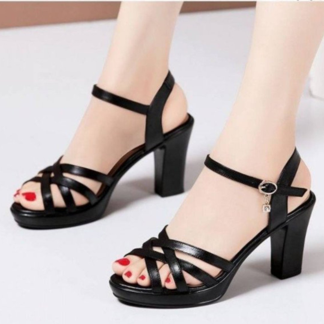 Giày sandan gót vuông quai đan  GPSHOP