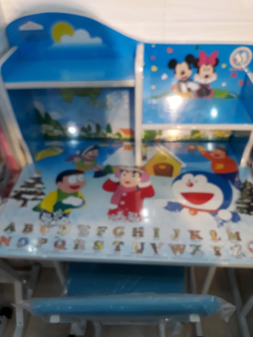 [HCM]BỘ BÀN GHẾ HỌC SINH CÁNH LƯỢN DOREMON