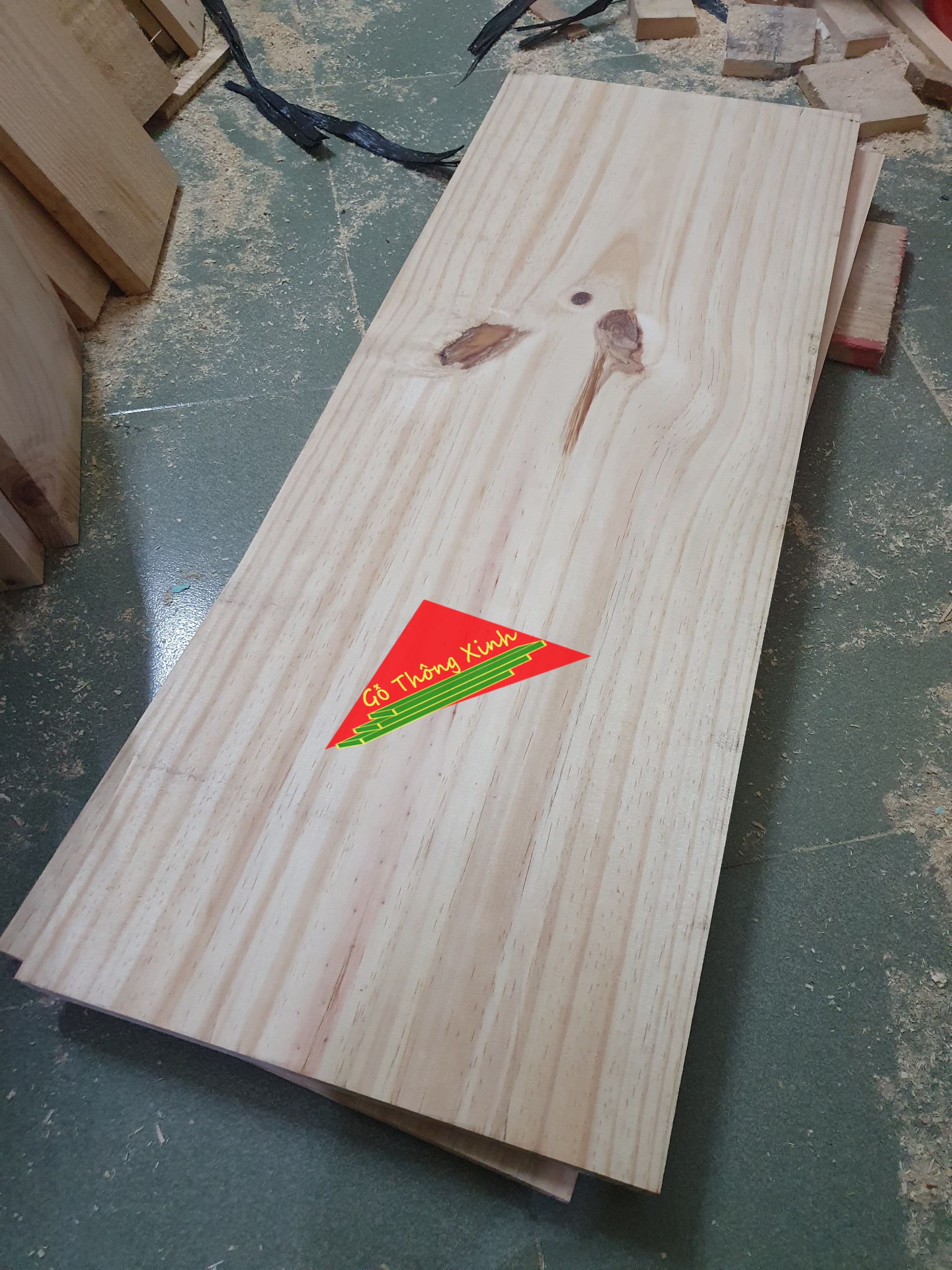 Tấm gỗ thông mặt lớn rộng 30cm, dài 80cm, dày 2cm bào láng 4 mặt dùng làm kệ, làm bàn cafe, trang trí, decorde