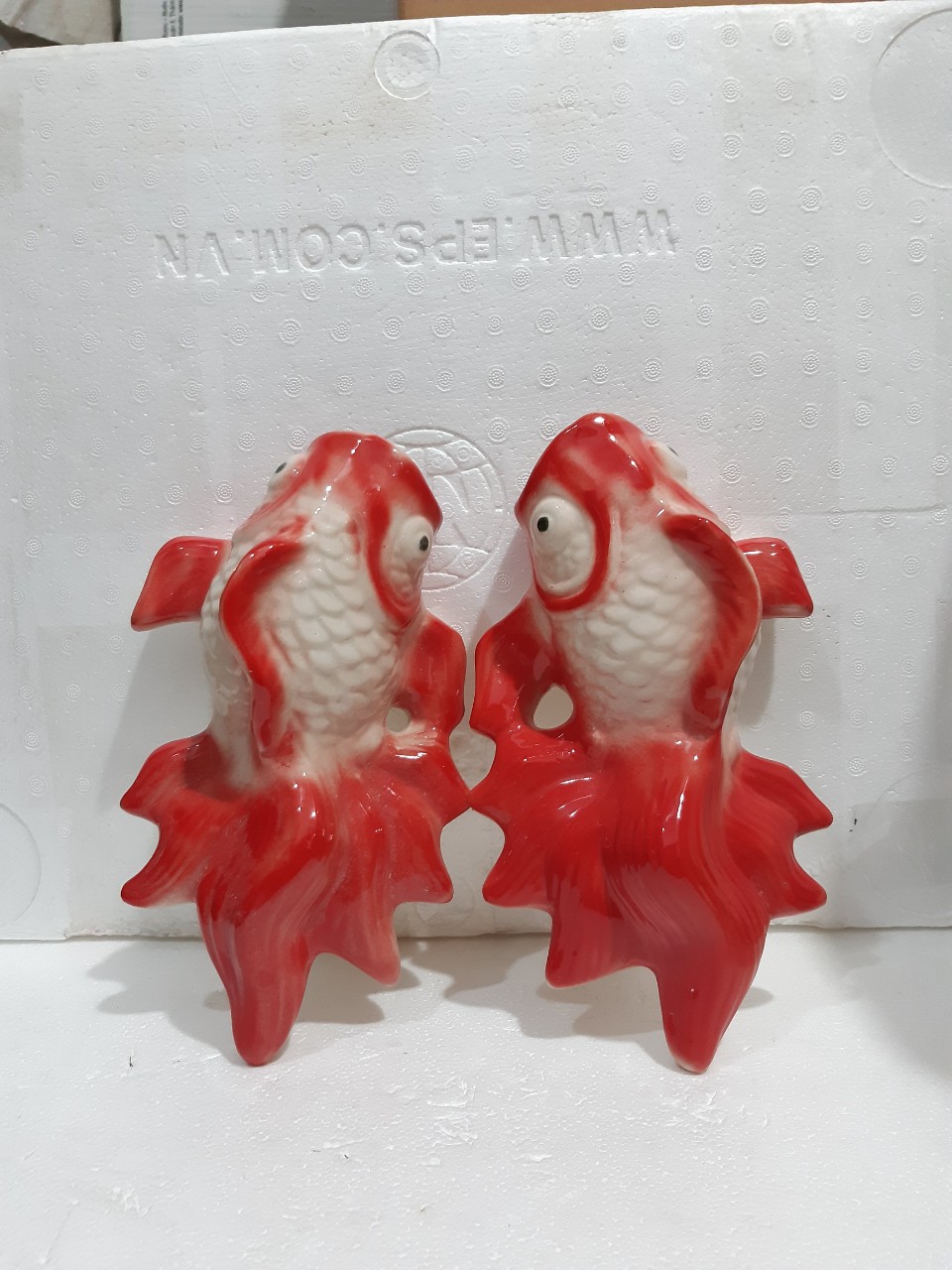 Chậu/bình gốm cá treo tường 2 con đỏ