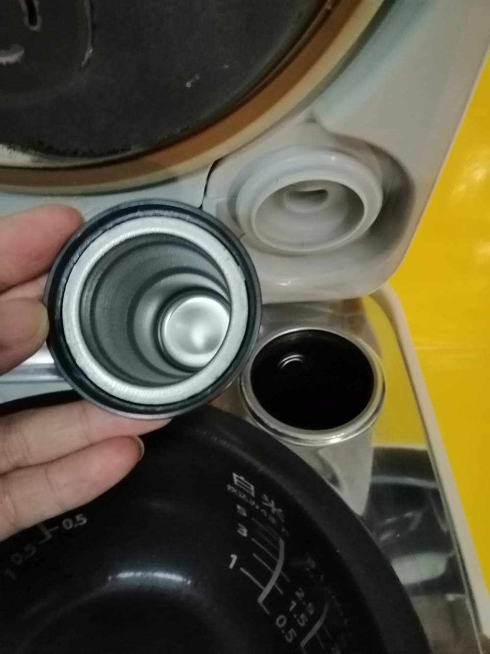 Nồi cơm nội địa Nhật Panasonic SR-SU103 (1.0L) cốc nước bù ẩm (903091)