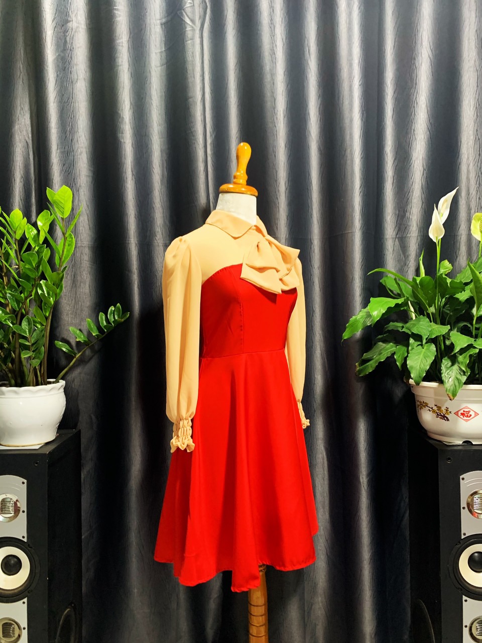 Đầm nữ tiểu thư cột nơ chất kate lụa phối voan cát 1 màu đỏ kèm hình thật