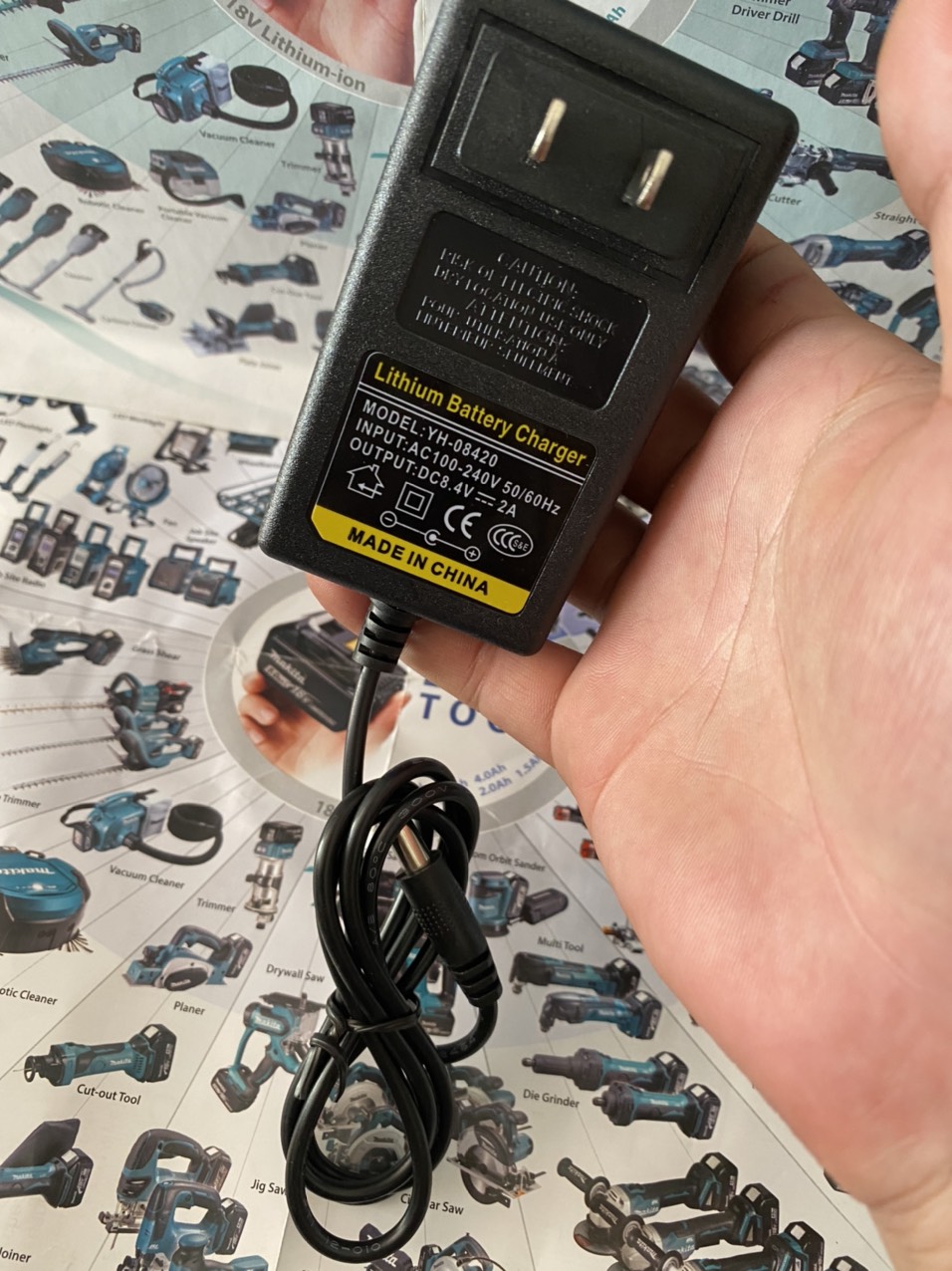 Sạc 2S 8.4V - 2A Dùng Cho Pin Lion 3.7V ( Loại Tốt).