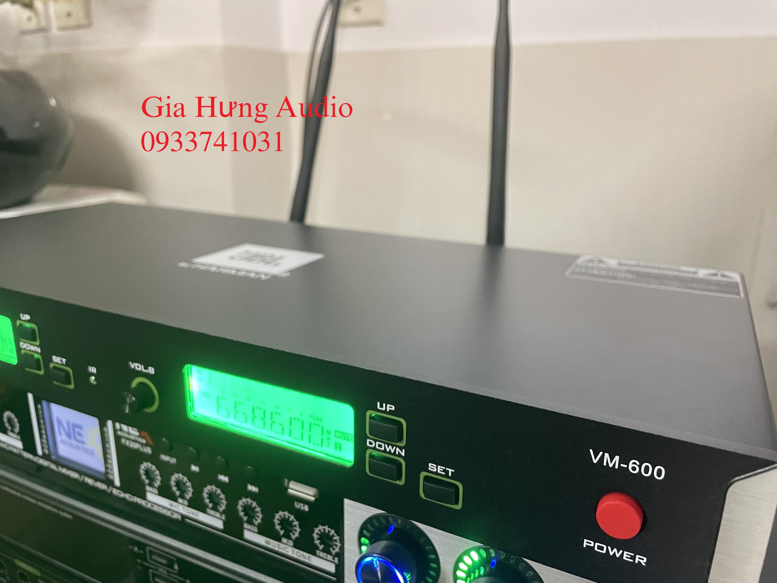[HCM]Micro không dây cao cấp Micro JBL V600 tiếng nhẹ mẫu mới 2021