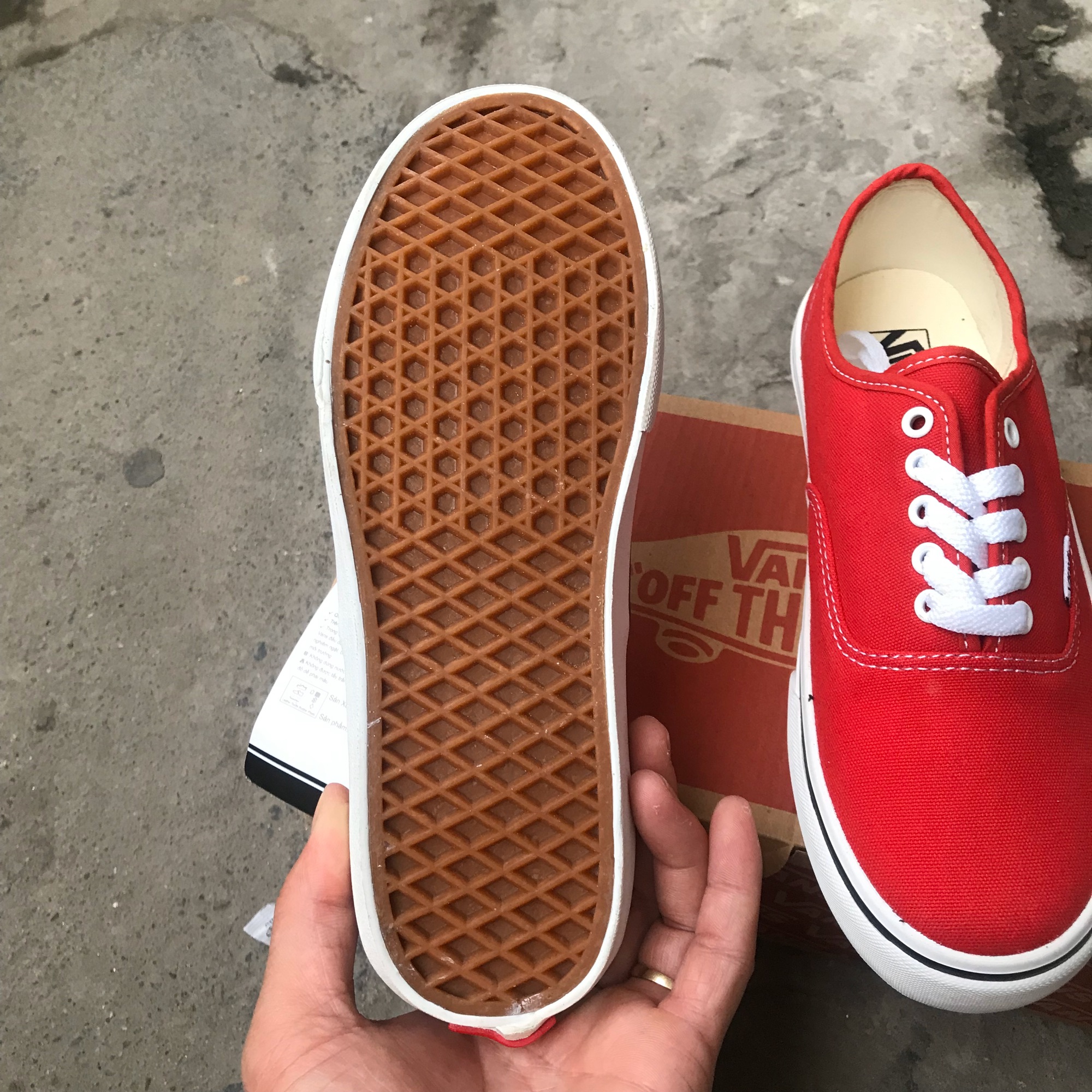 GIÀY VANS CLASSIC ĐỎ (Full box + Bill)