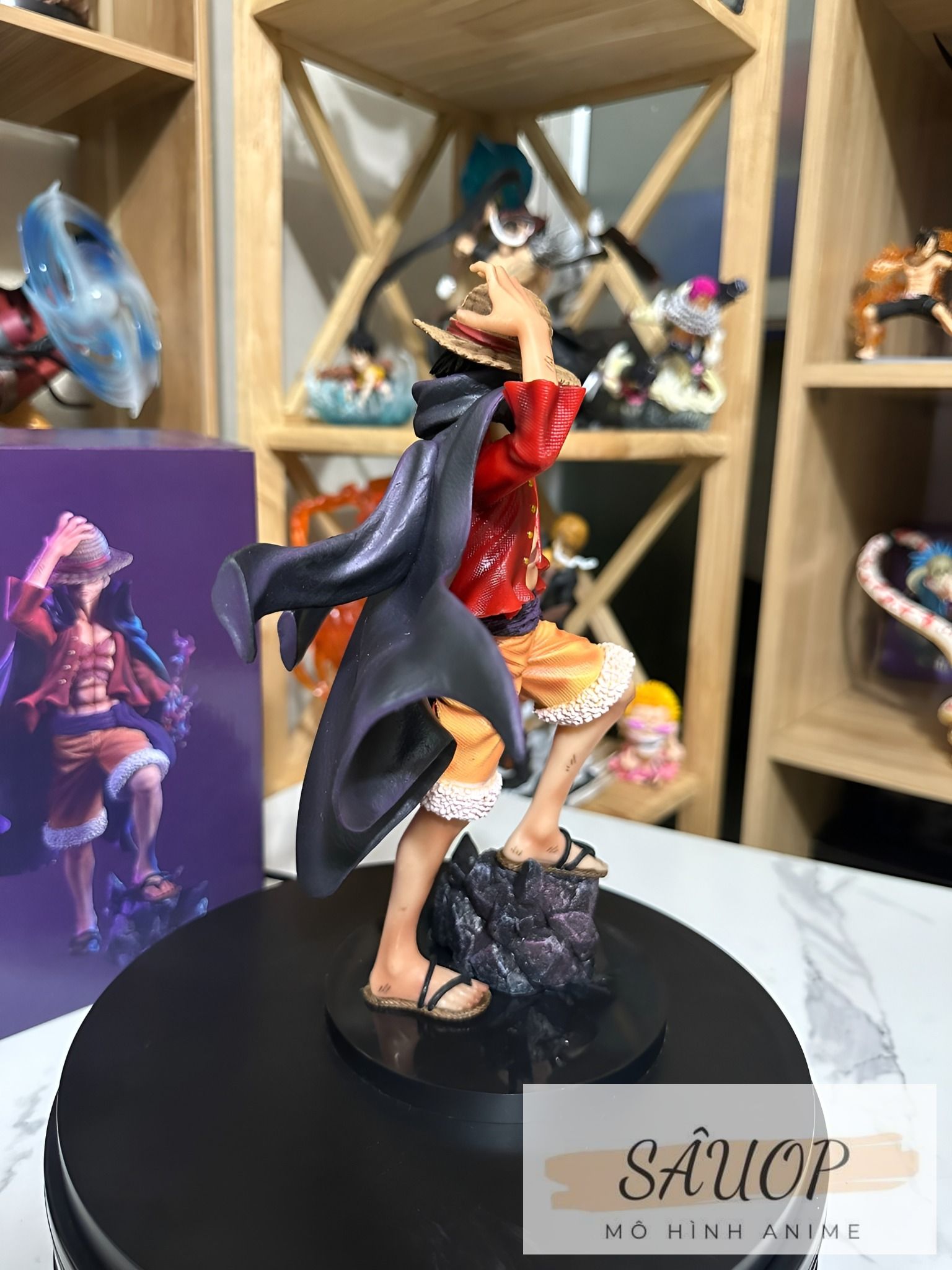 (Mô hình One Piece) Monkey D. Luffy tư thế đang bước lên để chiến đấu (Cao 25cm)